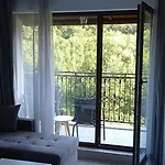 Lily - Sun Over The Forest - Apartamento
