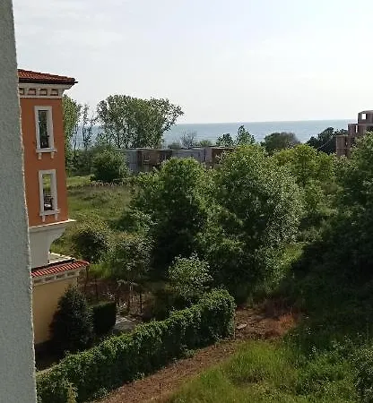 Lily - Sun Over The Forest - Apartmán Sozopol